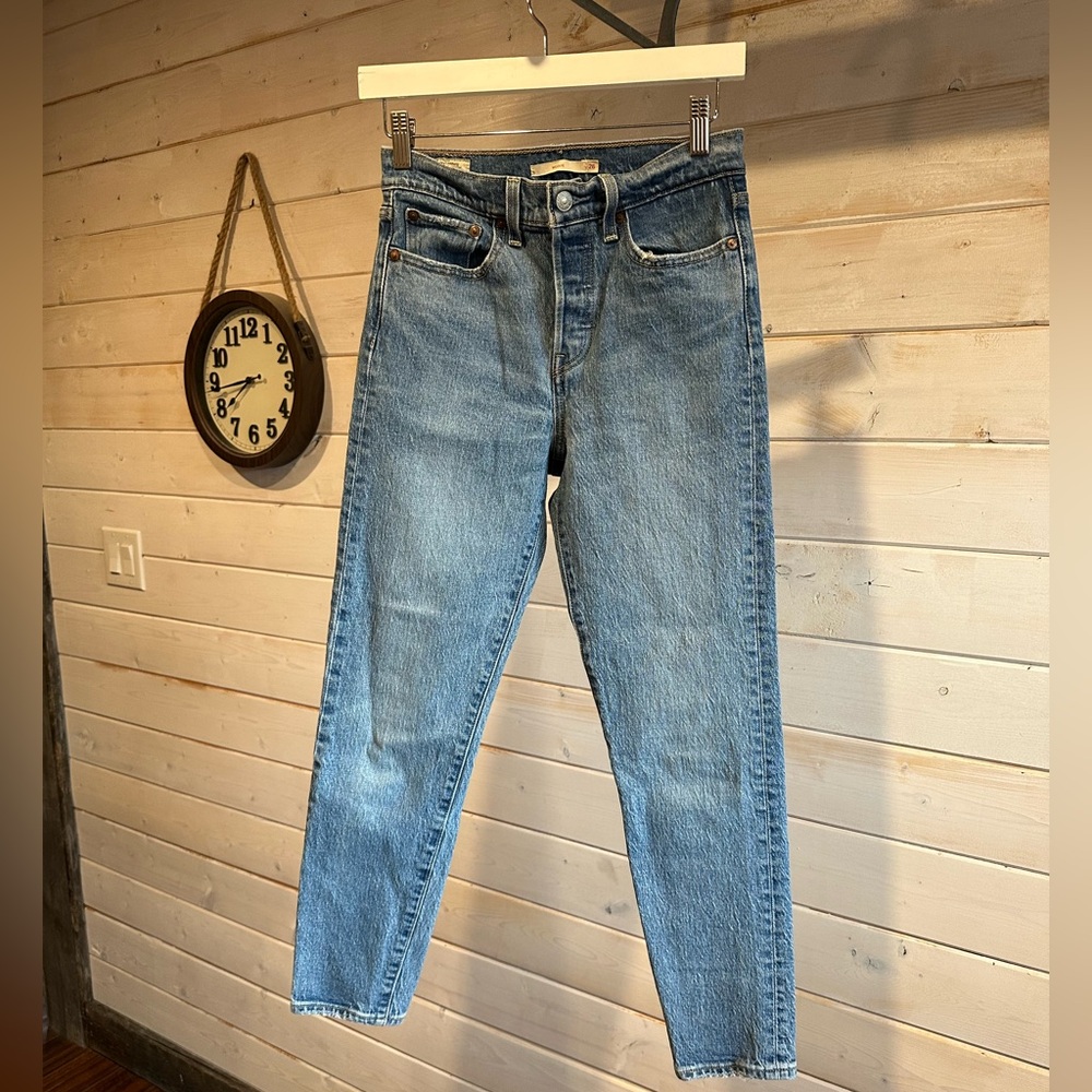 Levi’s | Light Wash Wedgie Jeans